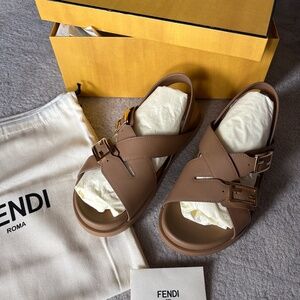 Fendi Feel NEW Leather Slide Sandals women’s size EU 39 US 9
